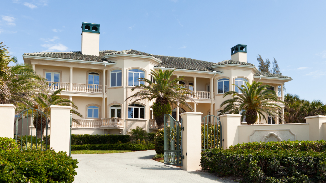 Modern luxury coastal residence in Santa Rosa Beach FL along 30A